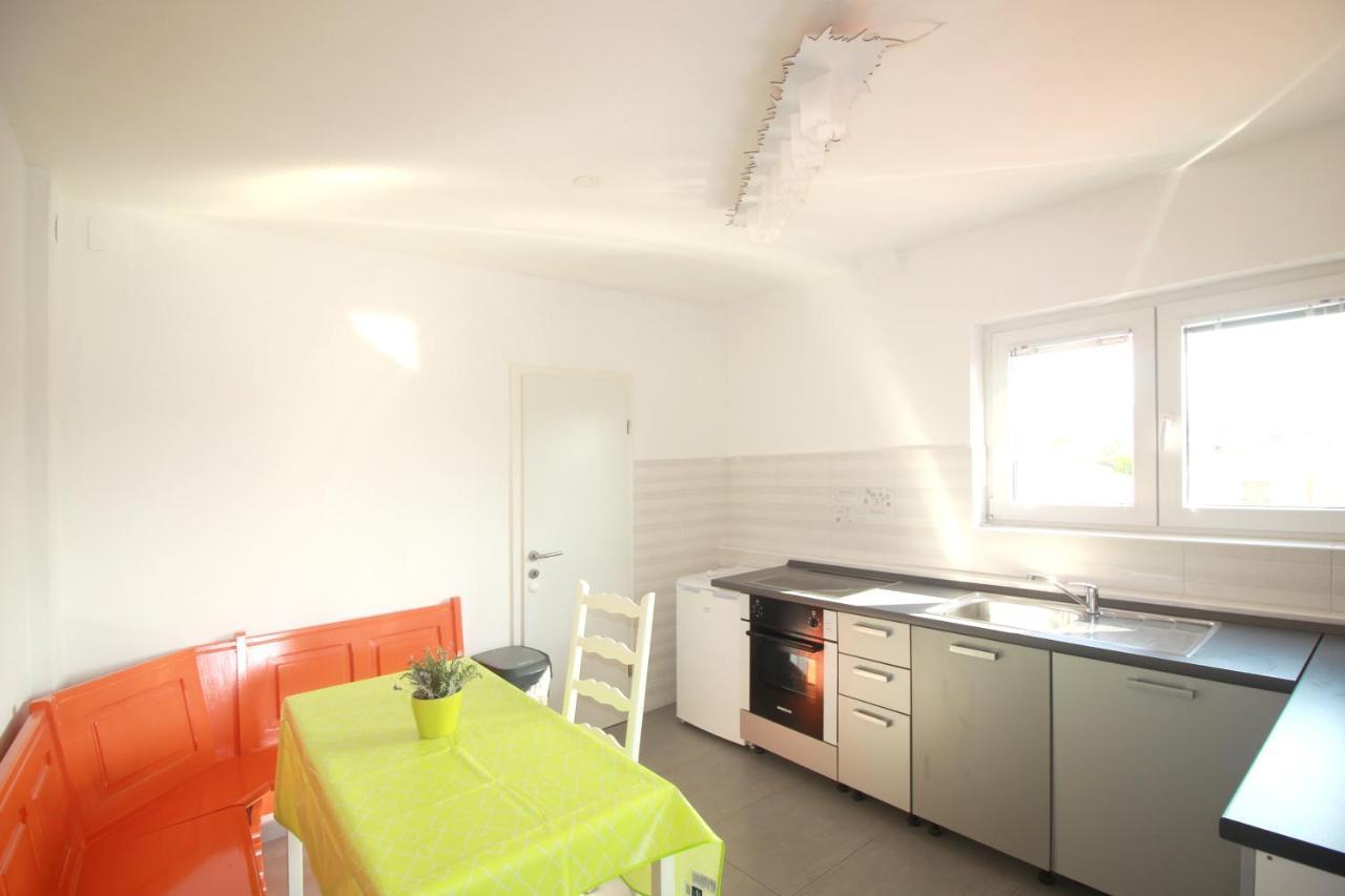 Apartmani Zem, Krk Крк Екстер'єр фото