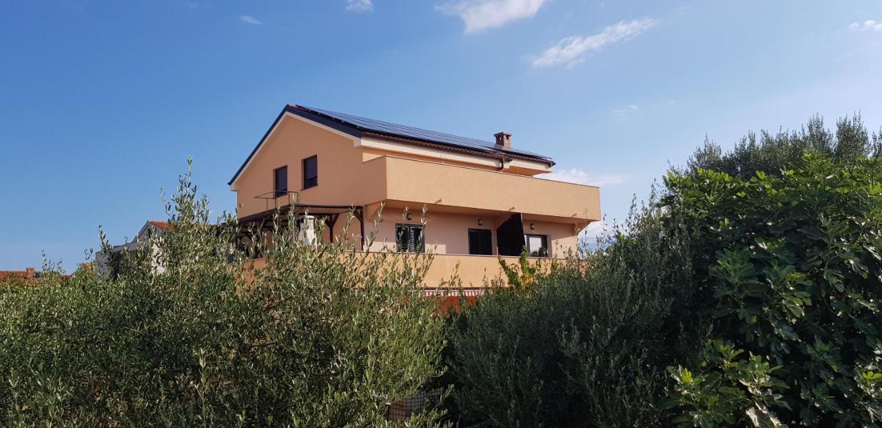 Apartmani Zem, Krk Крк Екстер'єр фото